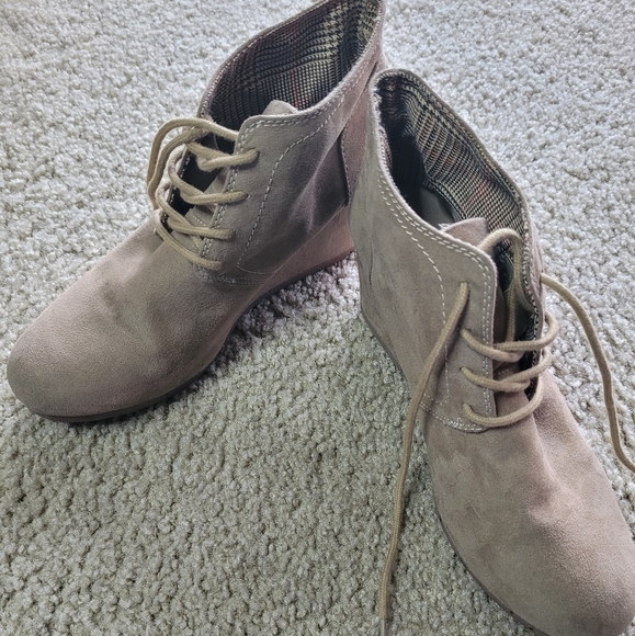 Taupe Ankle Boot Wedges - Picture 3 of 3